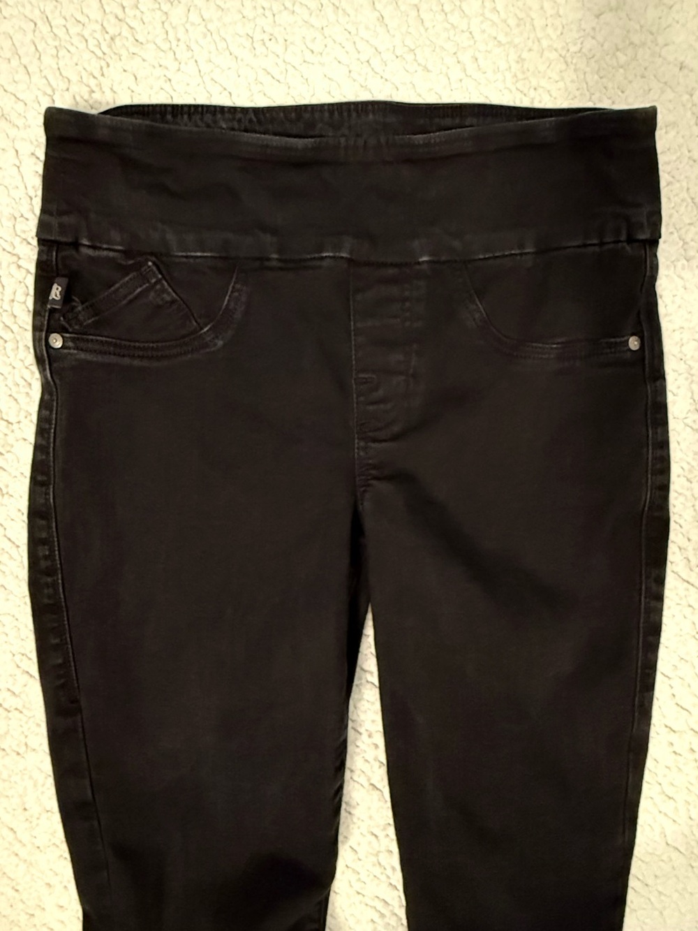 Rock & Republic Denim RX Fever pull on jeans black Size 10 EUC